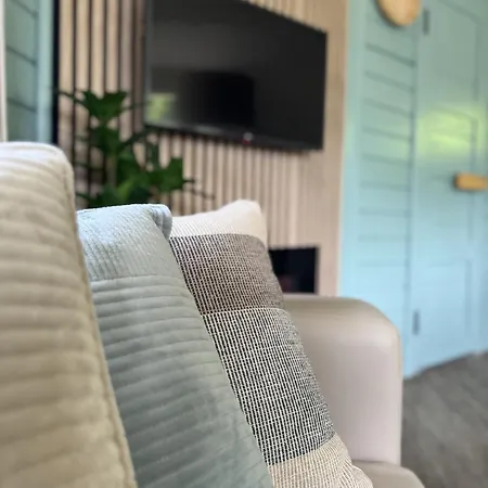 Holiday home Hideaway Retreat A Secluded Bungalow With Private Inhouse Sauna & Infrared